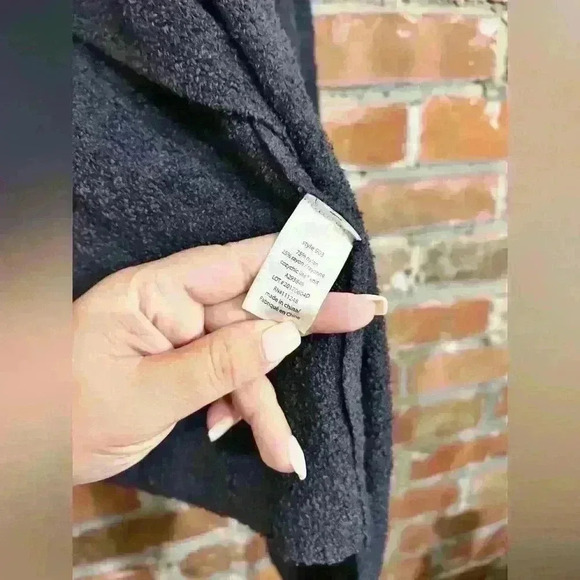 Barefoot Dreams CozyChic Lite® Island Wrap Size S/M - Picture 6 of 9